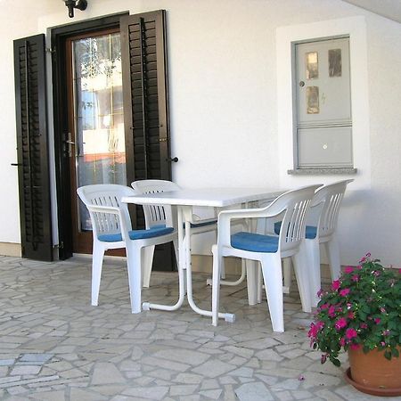 Apartmani Dolencic Krk Town Exterior foto